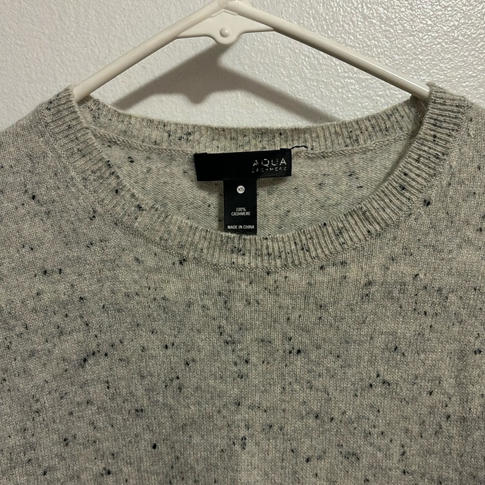 Aqua Bloomingdale’s XS cashmere sweater high low donegal grey